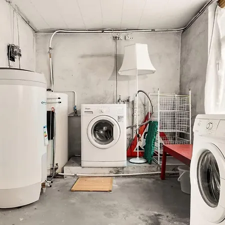 Apartment Dinbnb I Characteristic Townhouse With Bathtub *
