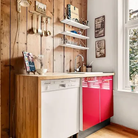 Apartment Dinbnb I Characteristic Townhouse With Bathtub Bergen
