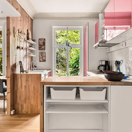 Apartment Dinbnb I Characteristic Townhouse With Bathtub *