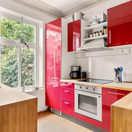 Apartment Dinbnb I Characteristic Townhouse With Bathtub