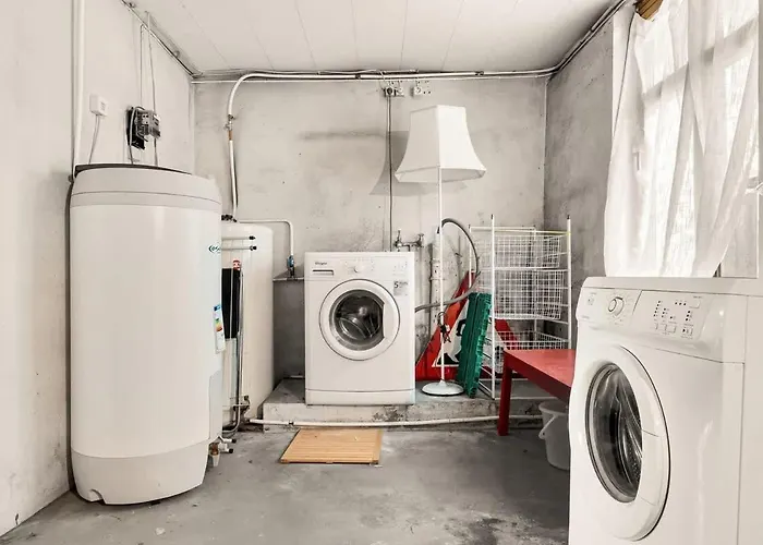 Apartment Dinbnb I Characteristic Townhouse With Bathtub *