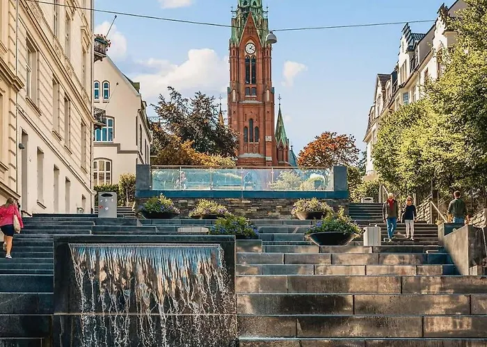 Apartment Dinbnb I Characteristic Townhouse With Bathtub